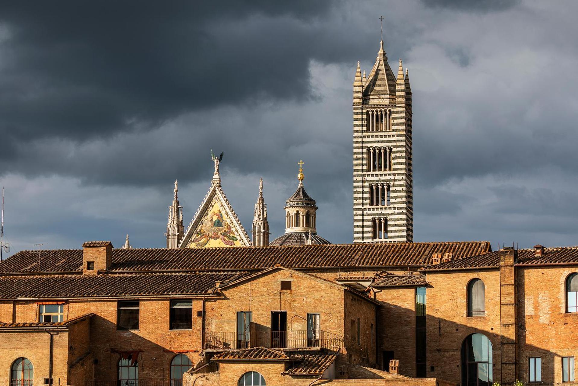 The View Apartment Siena Luaran gambar